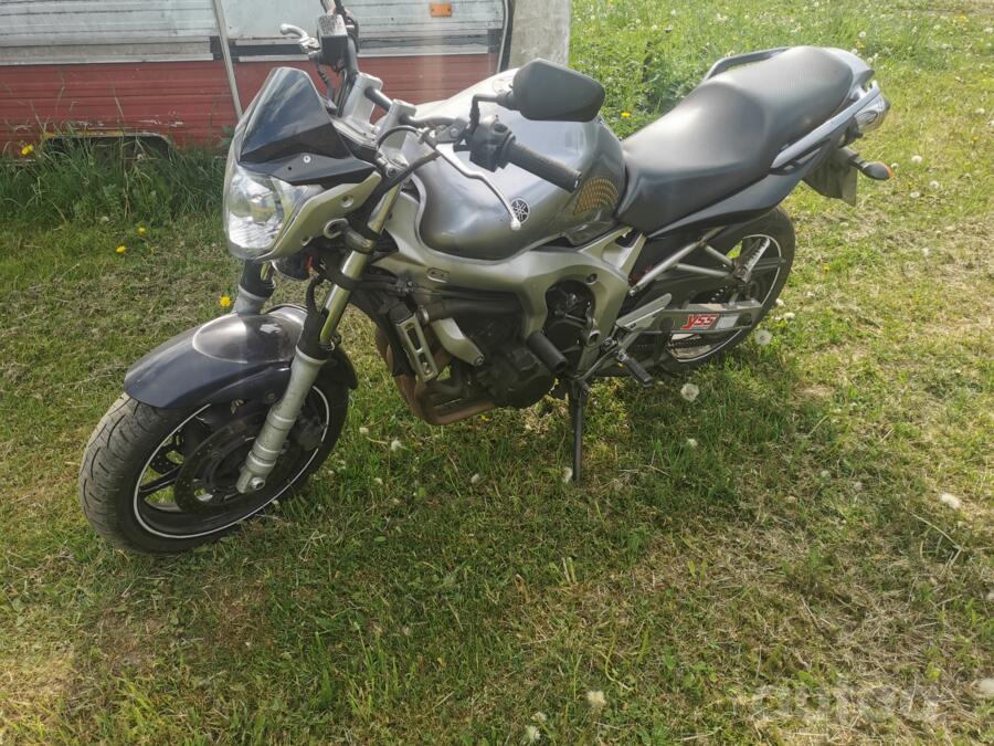 Yamaha FZ