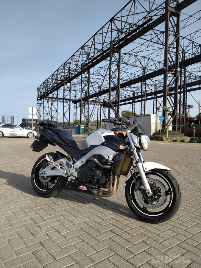 Suzuki GSR