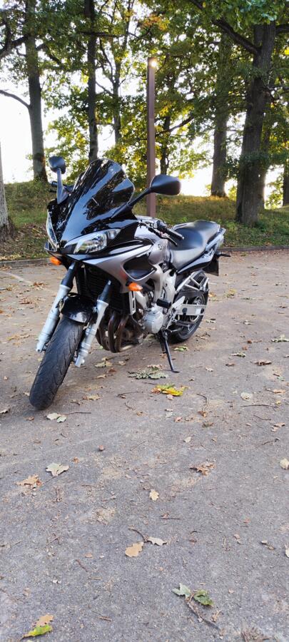 Yamaha FZ
