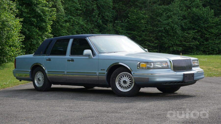 Lincoln Town Car 2 generation