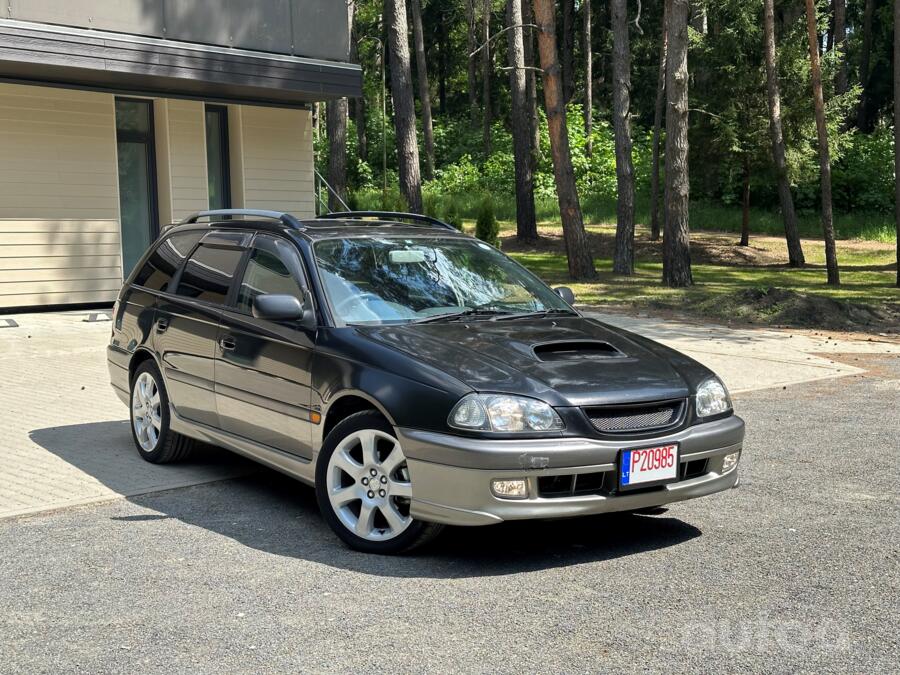 Toyota Caldina 2 generation wagon