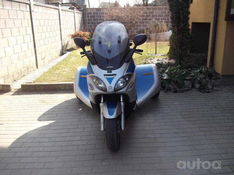 Piaggio X9