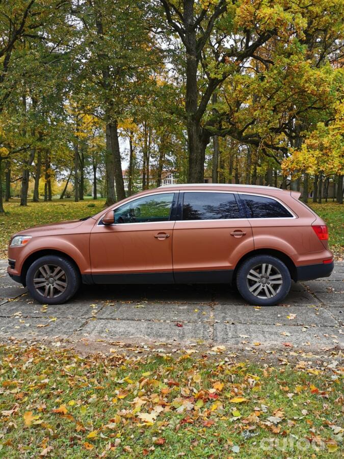Audi Q7 4L Crossover