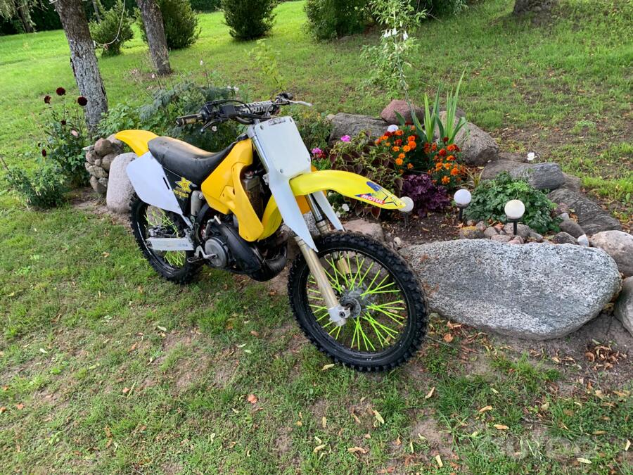 Suzuki RM