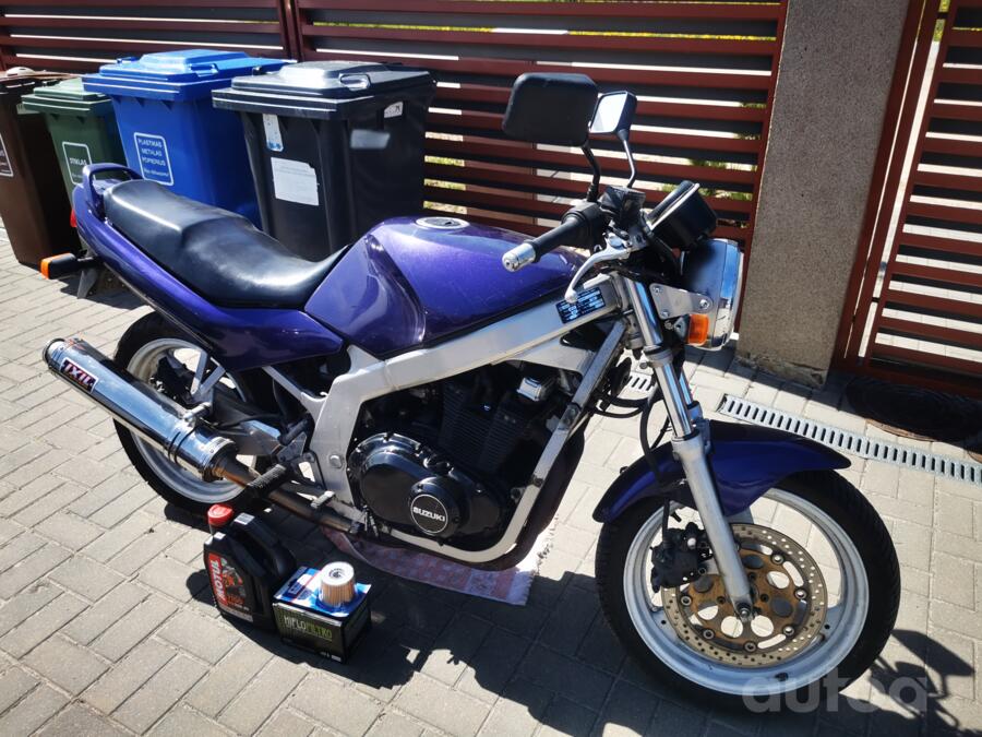 Suzuki GS