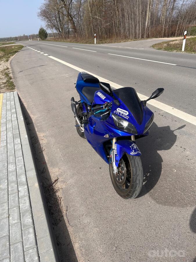 Yamaha R1