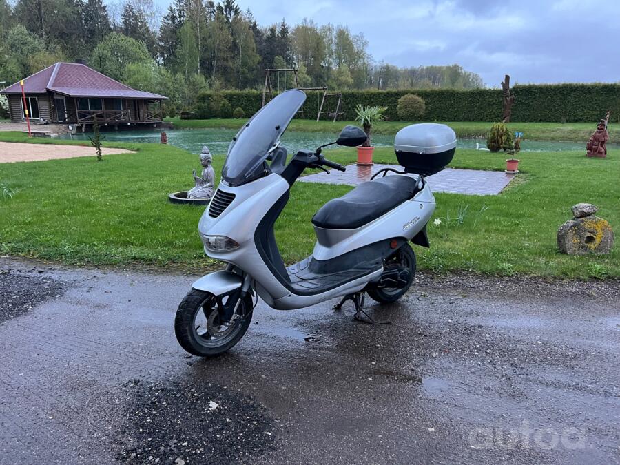 Peugeot Elyseo