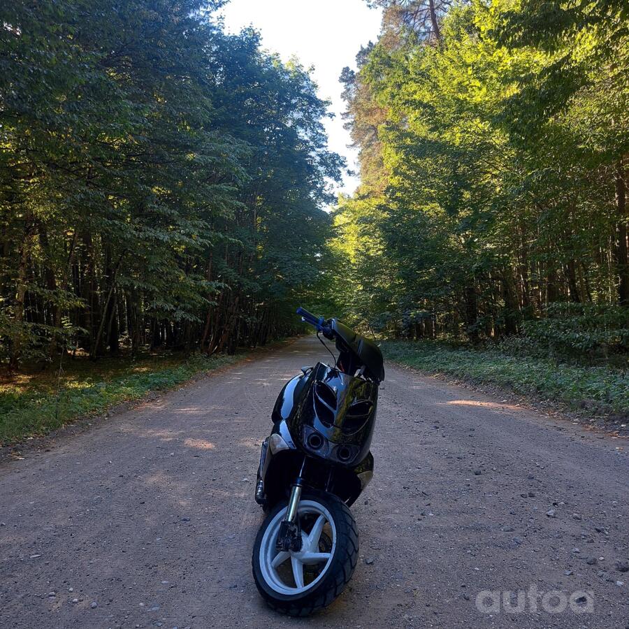 Aprilia SR