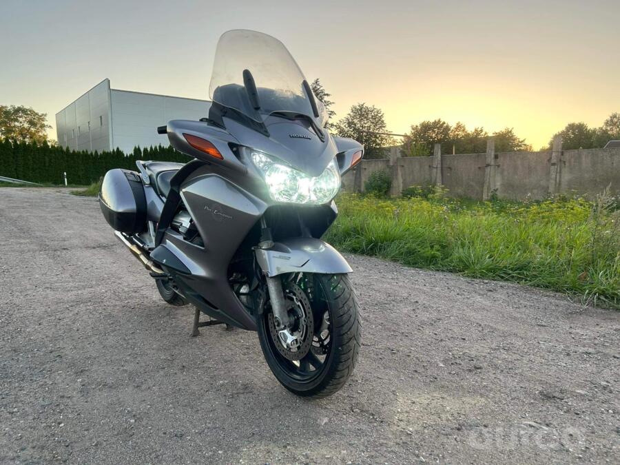 Honda ST