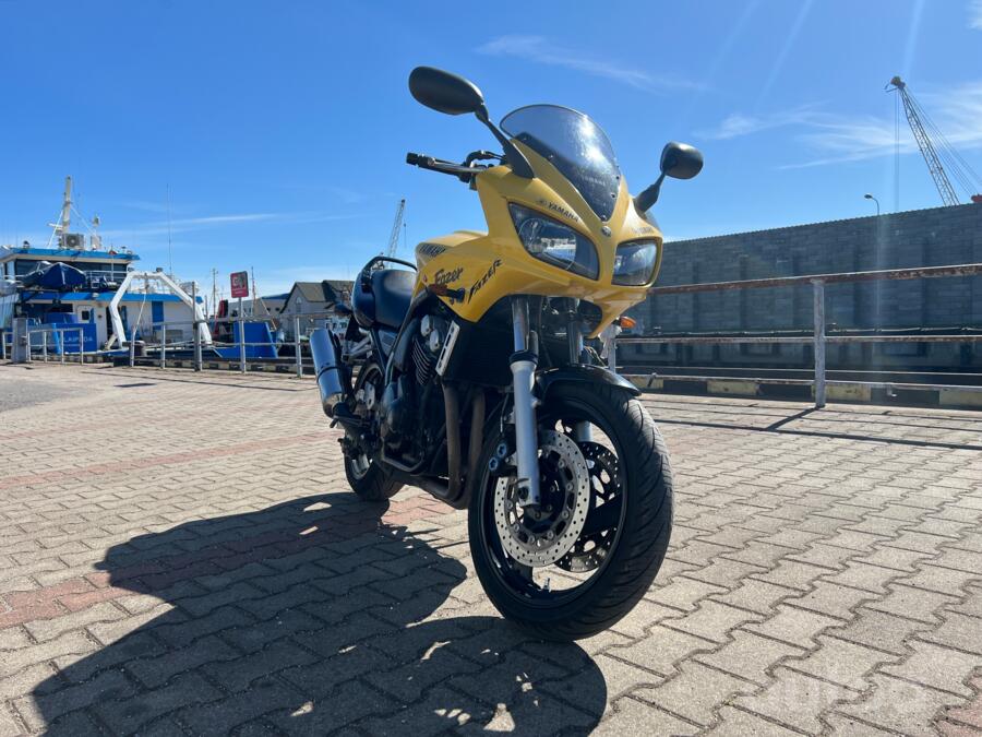Yamaha FZS 600 Fazer