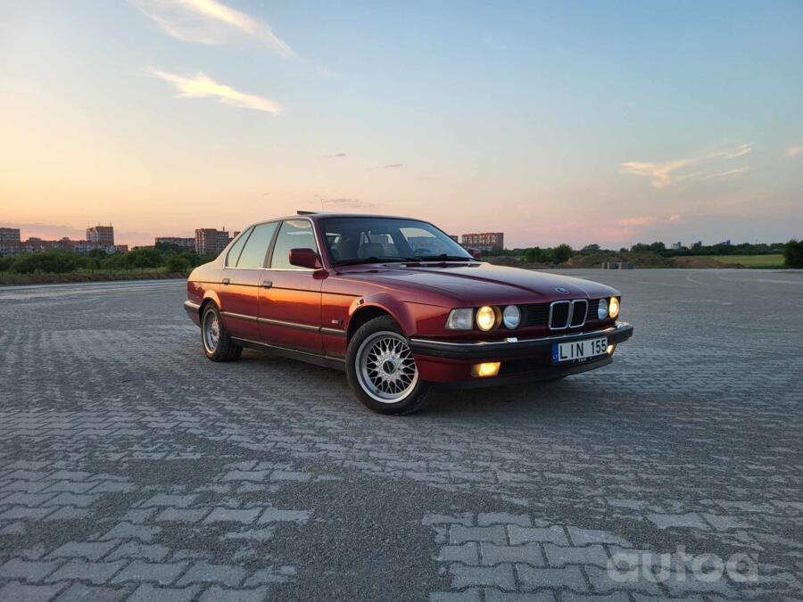 BMW 7 Series E32 Sedan