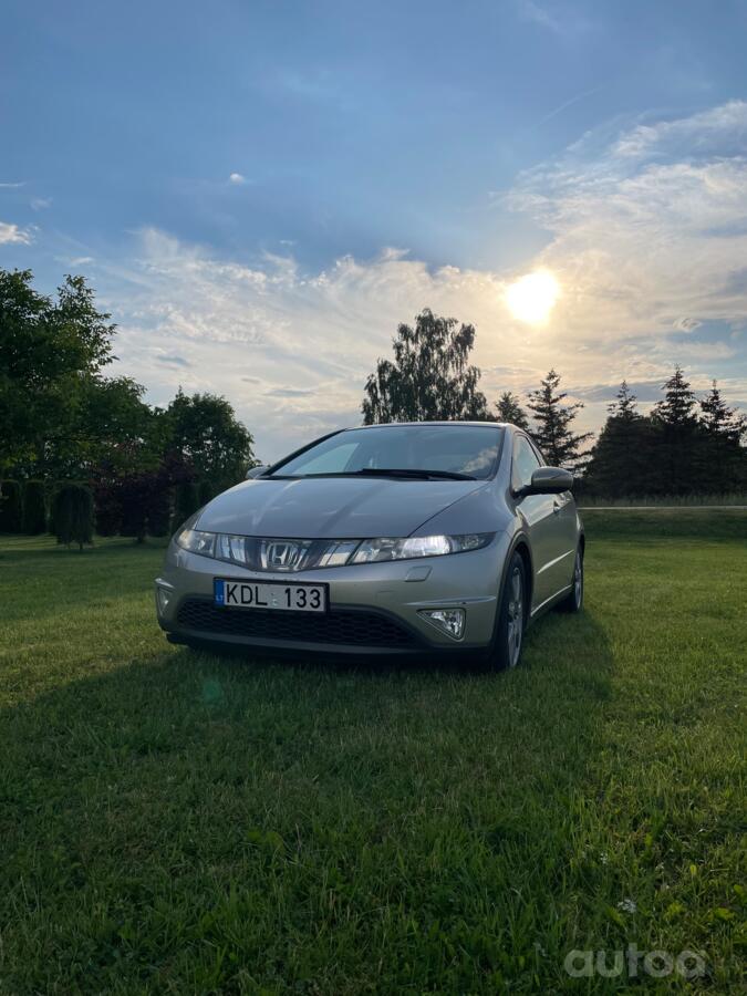 Honda Civic 8 generation Hatchback 5-doors
