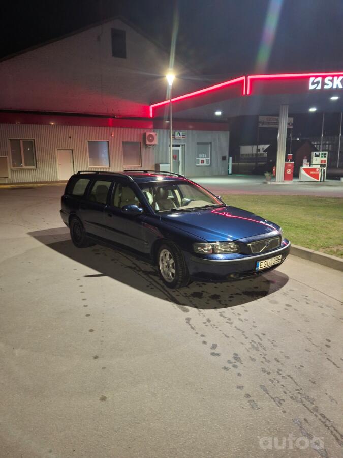 Volvo V70 2 generation wagon