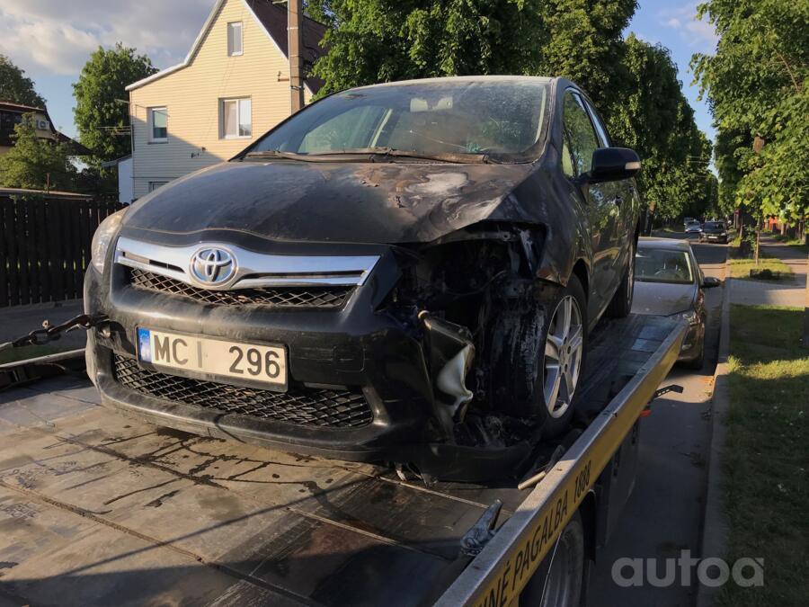 Toyota Auris 2 generation Hybrid hatchback 5-doors