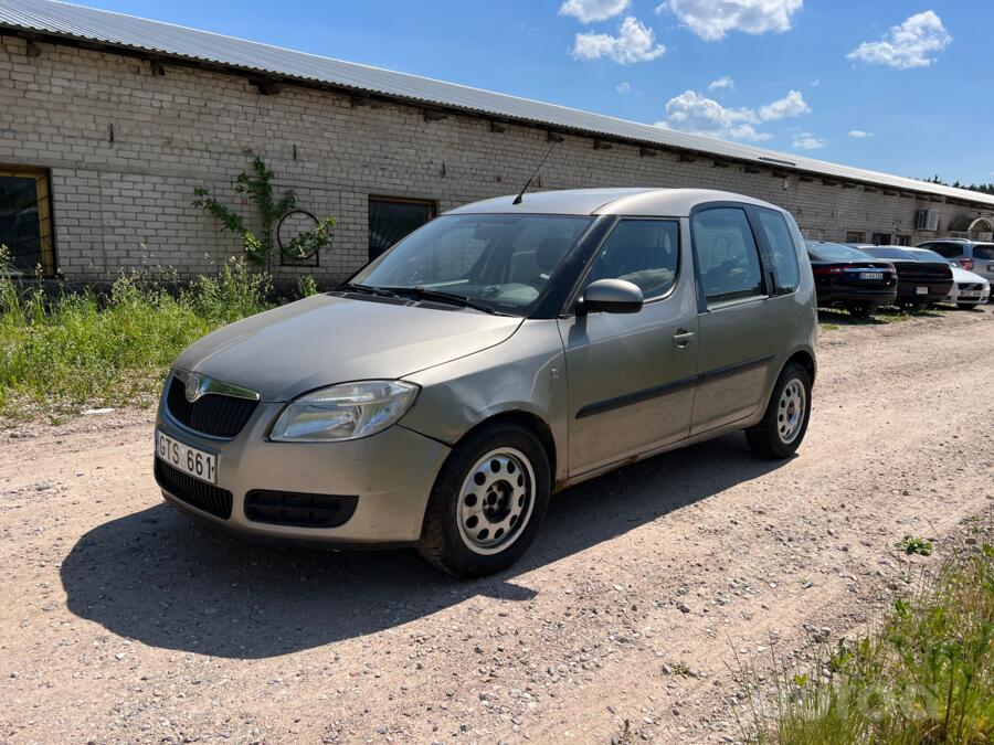Skoda Roomster 1 generation Scout minivan 5-doors