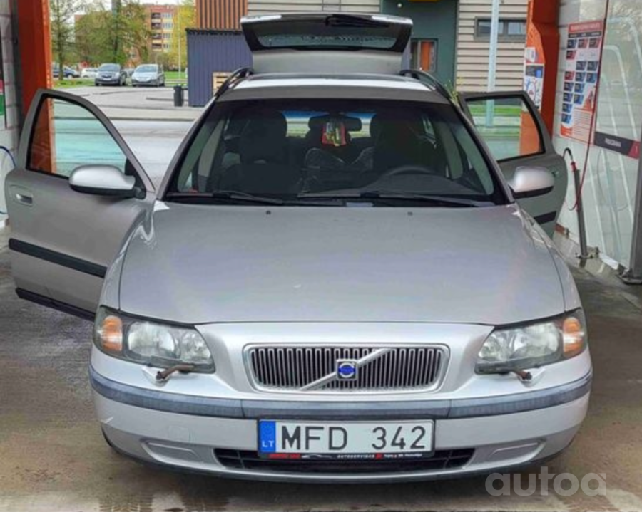 Volvo V70 2 generation wagon