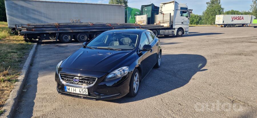Volvo V40 2 generation Hatchback 5-doors