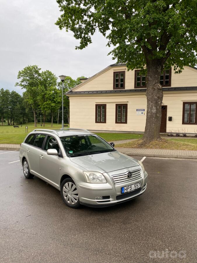 Toyota Avensis 2 generation wagon