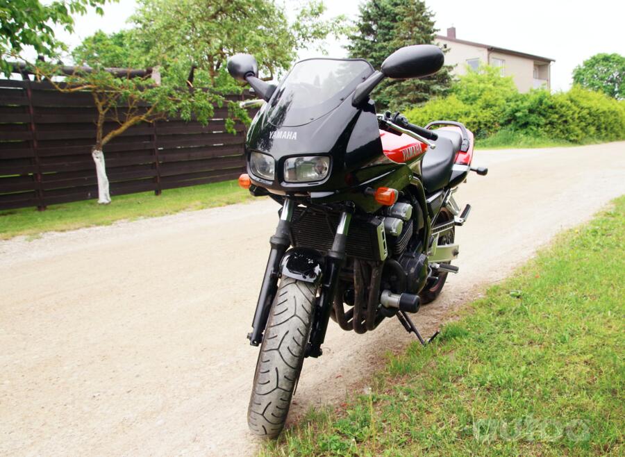 Yamaha FZS 600 Fazer