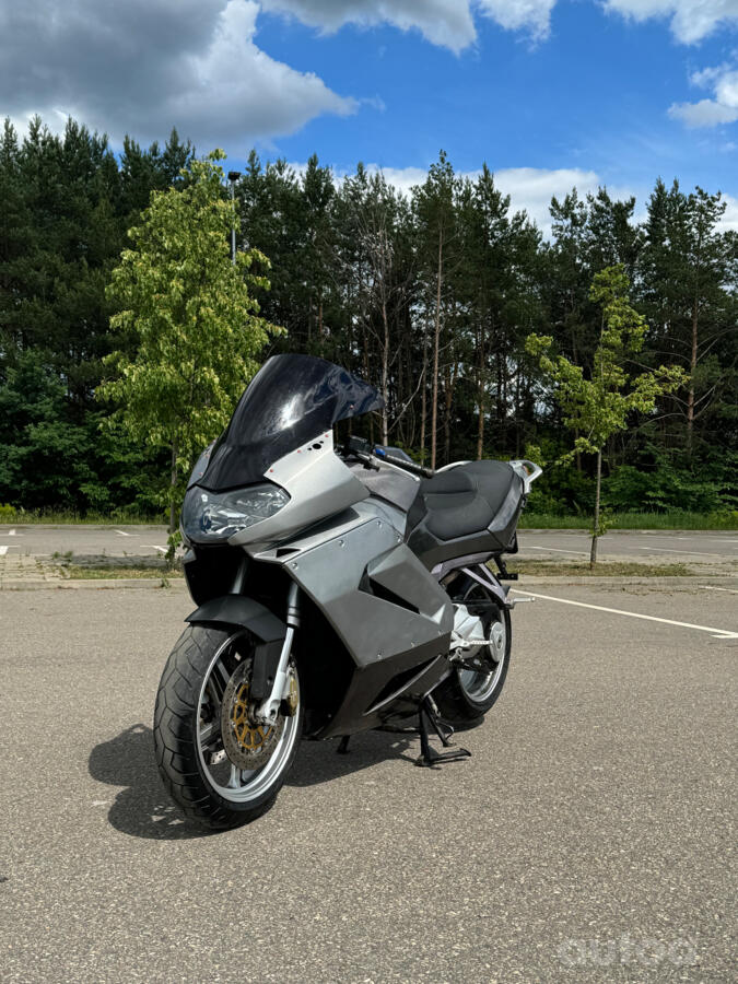 Aprilia RST