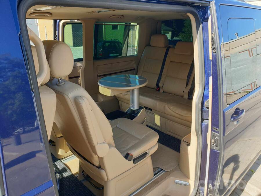 Volkswagen Multivan T5 Minivan