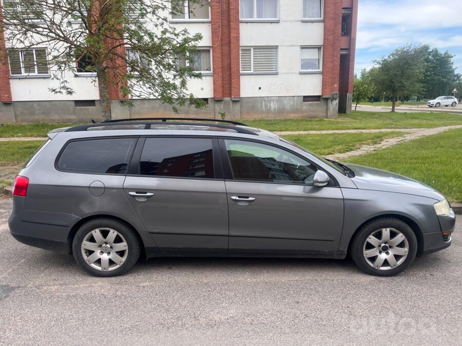 Volkswagen Passat B6 wagon 5-doors
