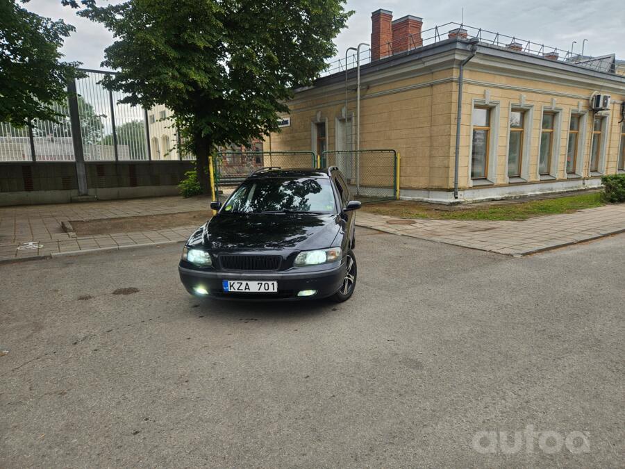 Volvo V70 2 generation R wagon 5-doors