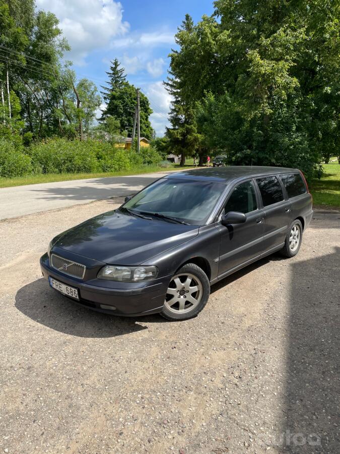 Volvo V70 2 generation wagon