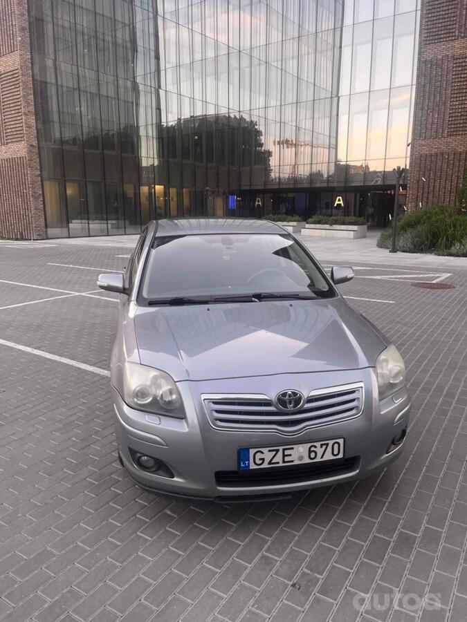 Toyota Avensis 2 generation Sedan