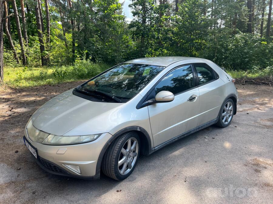 Honda Civic 8 generation Hatchback 5-doors