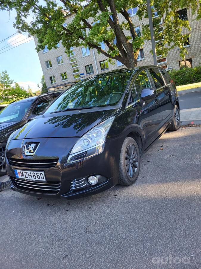 Peugeot 5008 1 generation Minivan