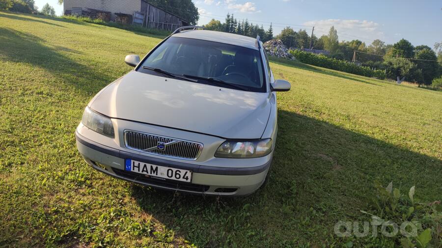 Volvo V70 2 generation wagon