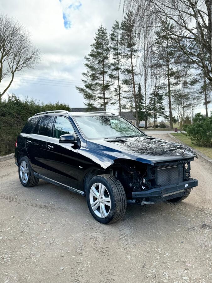 Mercedes-Benz M-Class W166 Crossover 5-doors