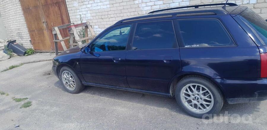 Audi A4 B5 Avant wagon 5-doors