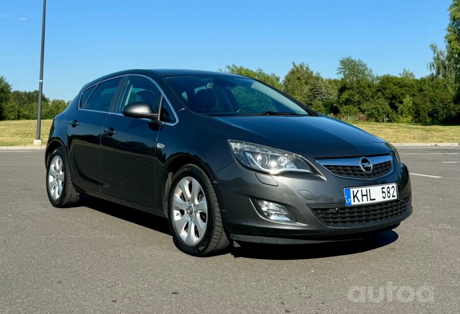 Opel Astra J Hatchback 5-doors