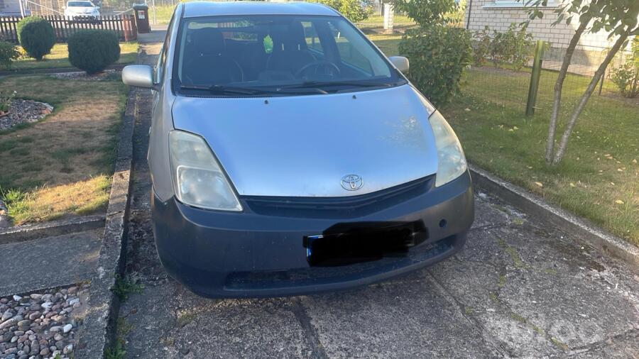 Toyota Prius 2 generation Hatchback