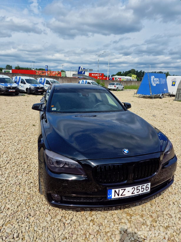 BMW 7 Series F01/F02 Sedan