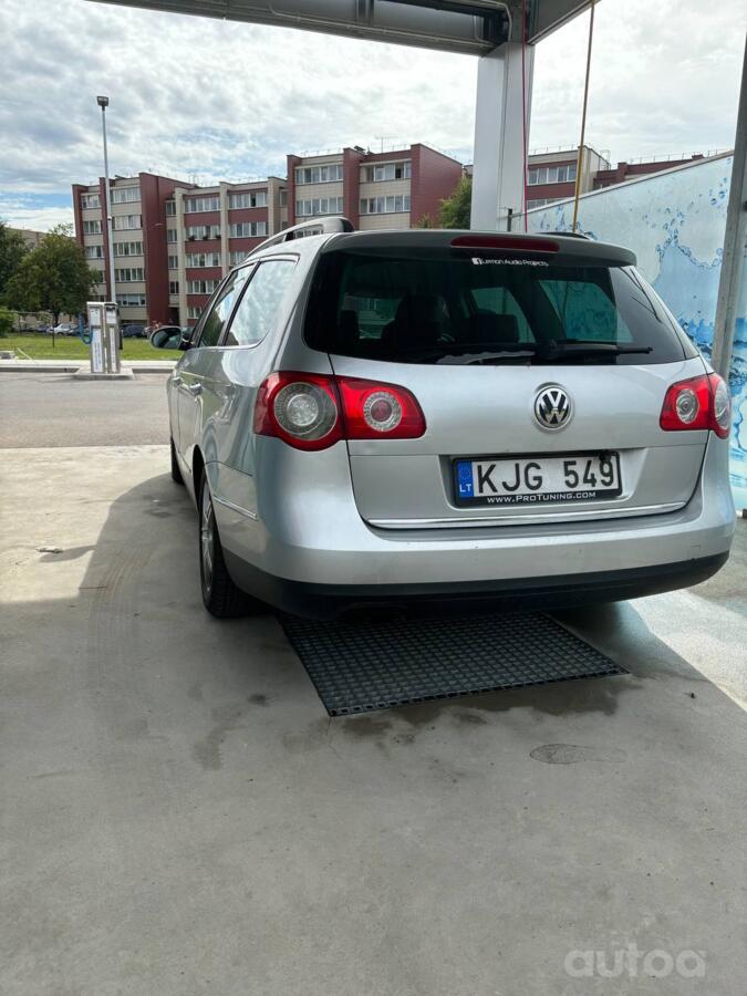 Volkswagen Passat B6 wagon 5-doors