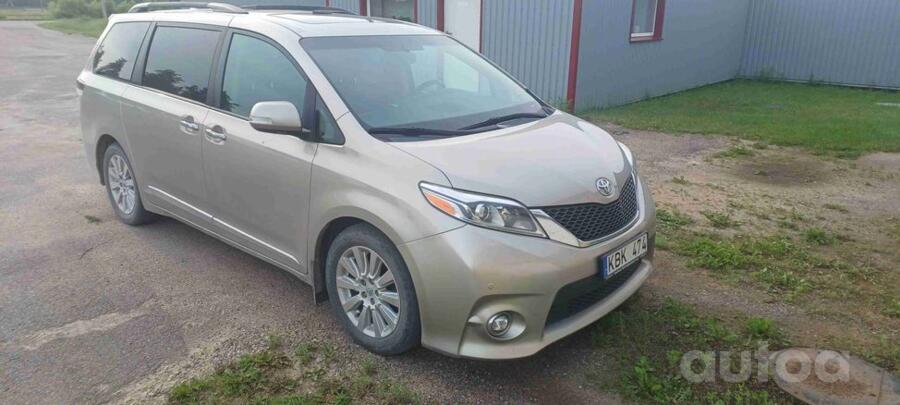 Toyota Sienna 3 generation Minivan 5-doors