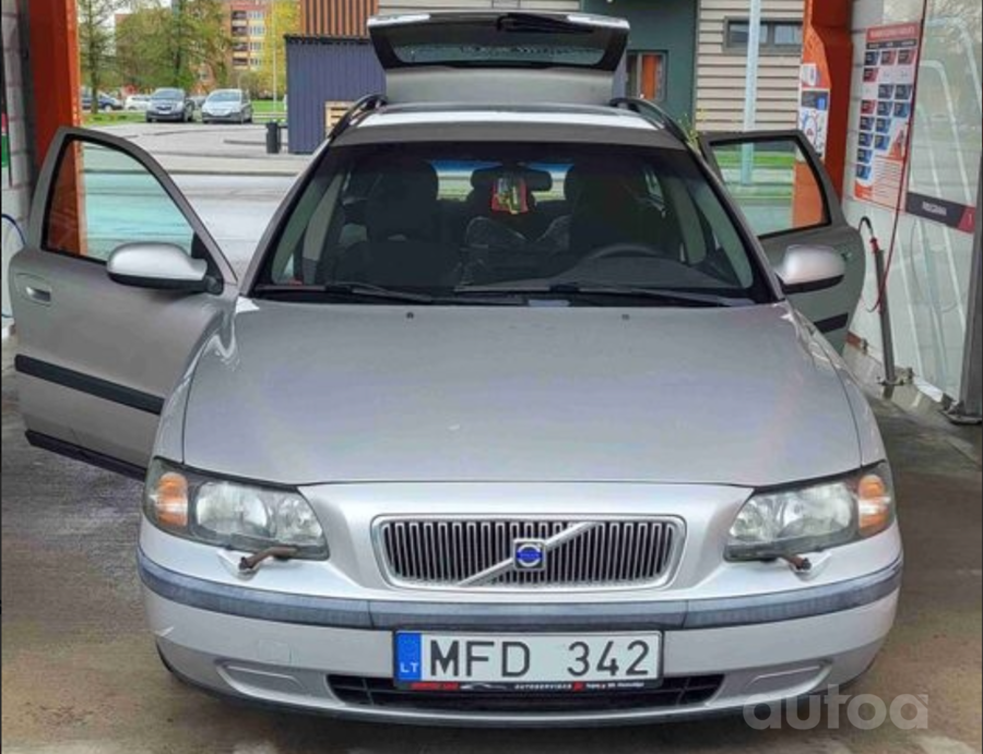 Volvo V70 2 generation wagon