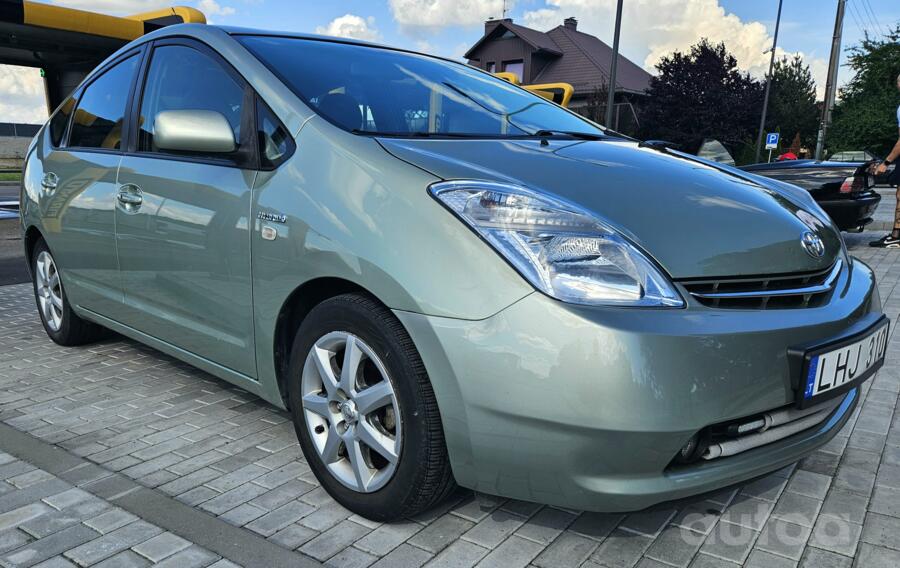 Toyota Prius 2 generation Hatchback