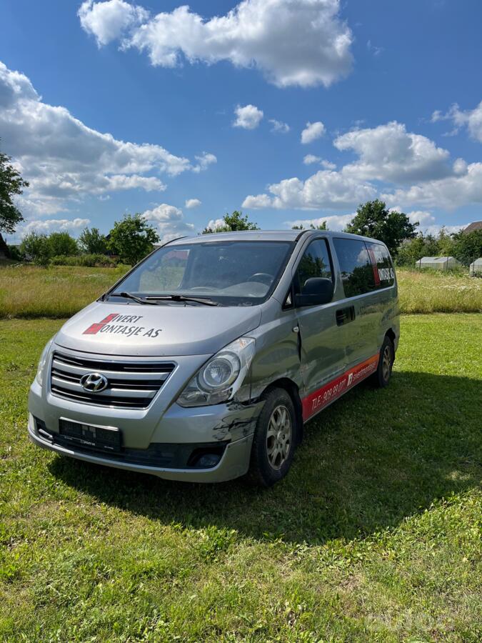 Hyundai H-1 Grand Starex Minivan