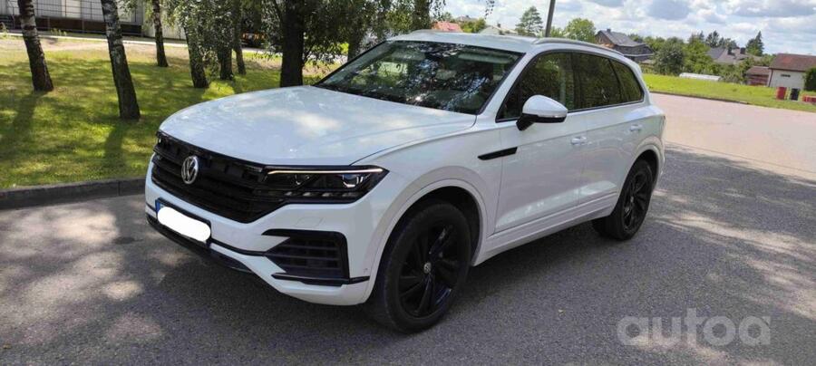 Volkswagen Touareg 3 generation Crossover