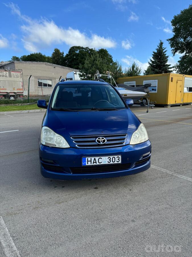 Toyota Avensis Verso 1 generation [restyling] Minivan