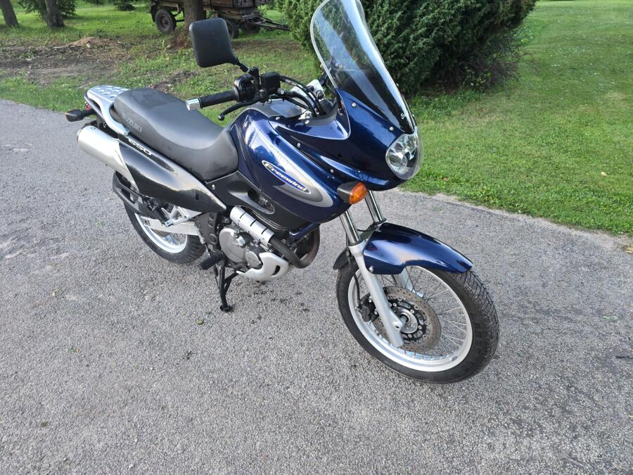 Suzuki XF 650 Freewind