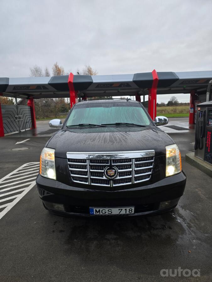 Cadillac Escalade 3 generation SUV