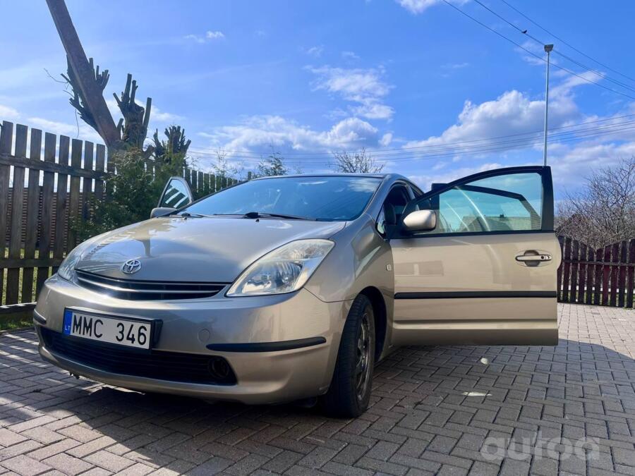 Toyota Prius 2 generation Hatchback