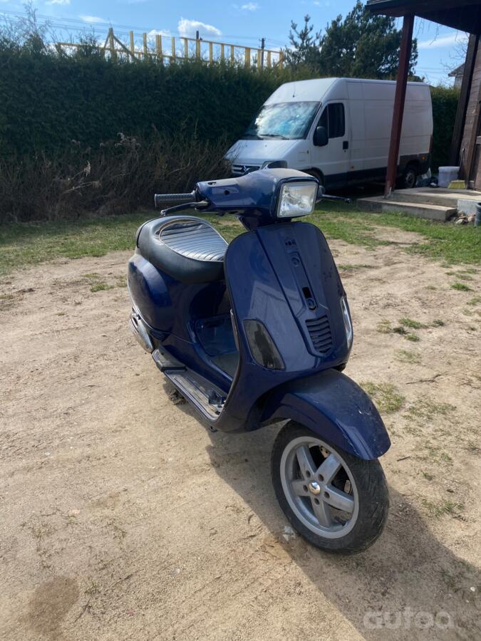 Vespa LX