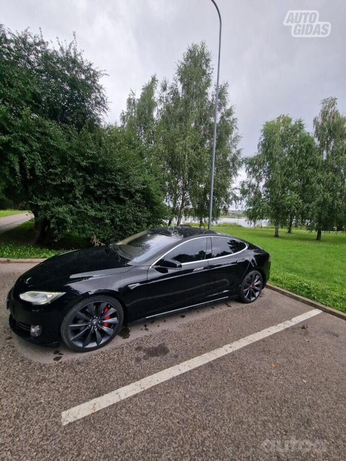 Tesla Model S 1 generation Liftback