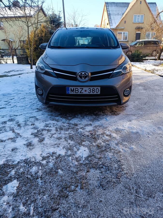 Toyota Verso 1 generation [restyling] Minivan